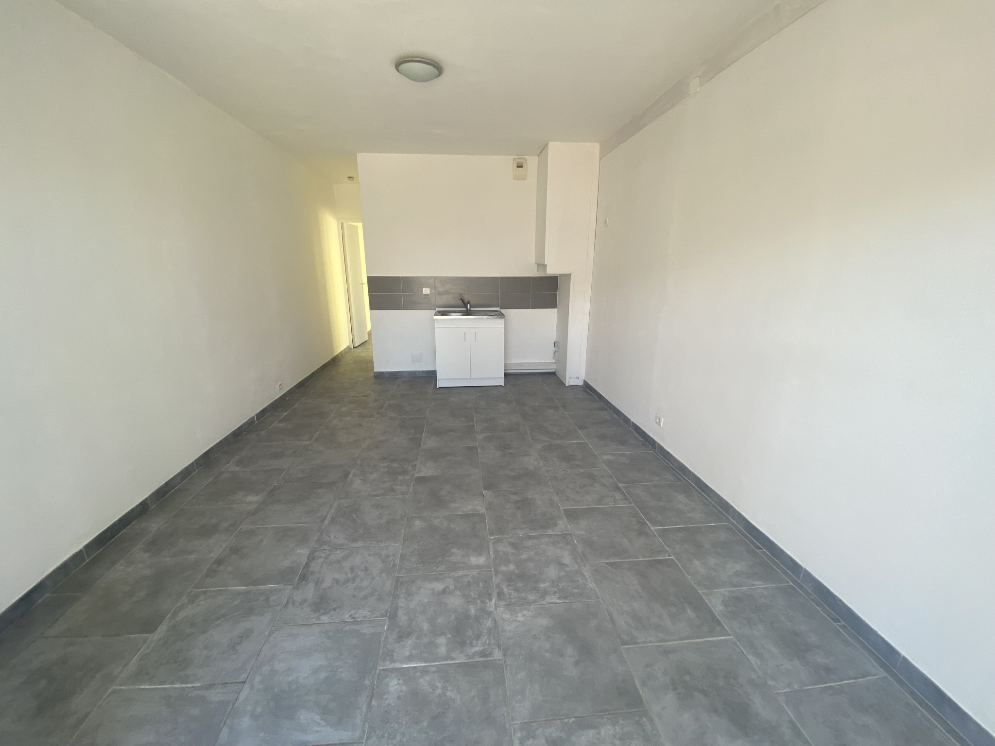 PALAVAS LES FLOTS - Location A L'ANNEE - appartement T2