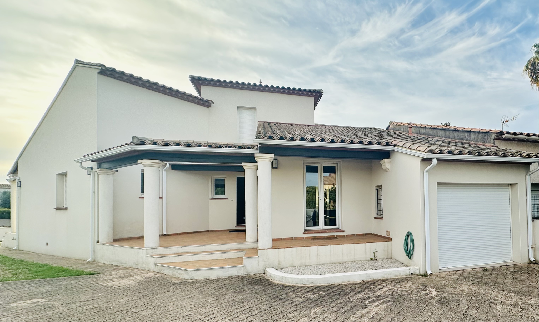 VILLA D'ARCHITECTE LATTES CENTRE T5 - PRESTATION D'EXCEPTION, DOUBLE TERRASSE, JARDIN ET GARAGE