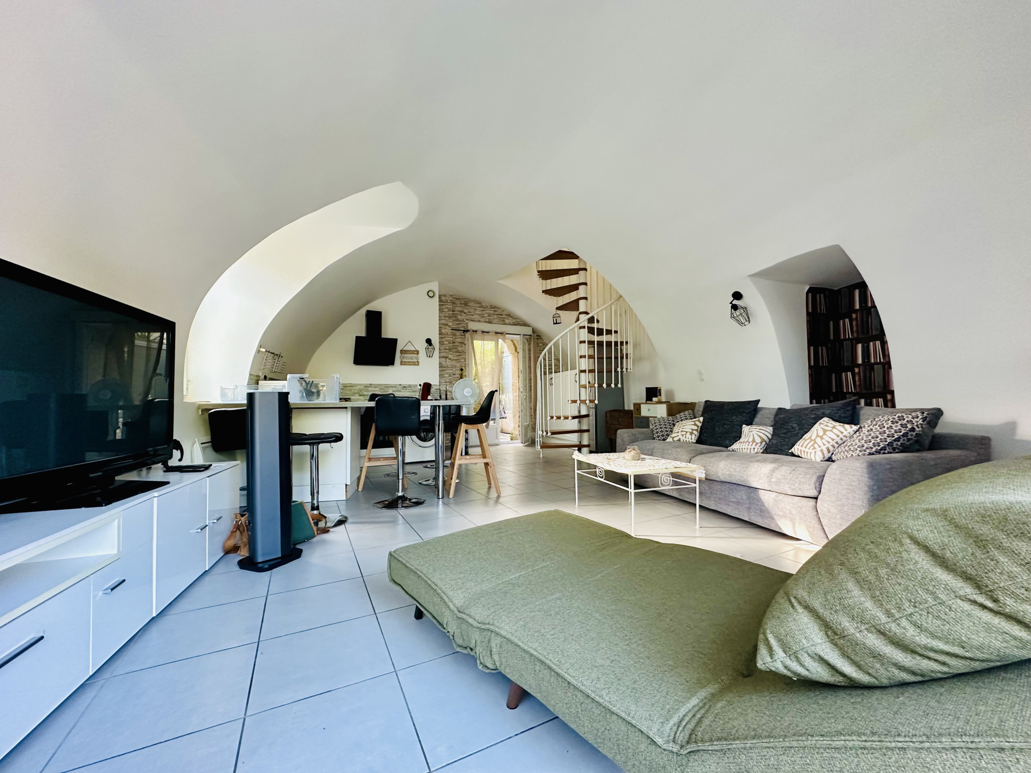 EXCLUSIVITE LATTES - APPARTEMENT RARE 93M2 STYLE CONTEMPORAIN, DANS RESIDENCE DE STANDING